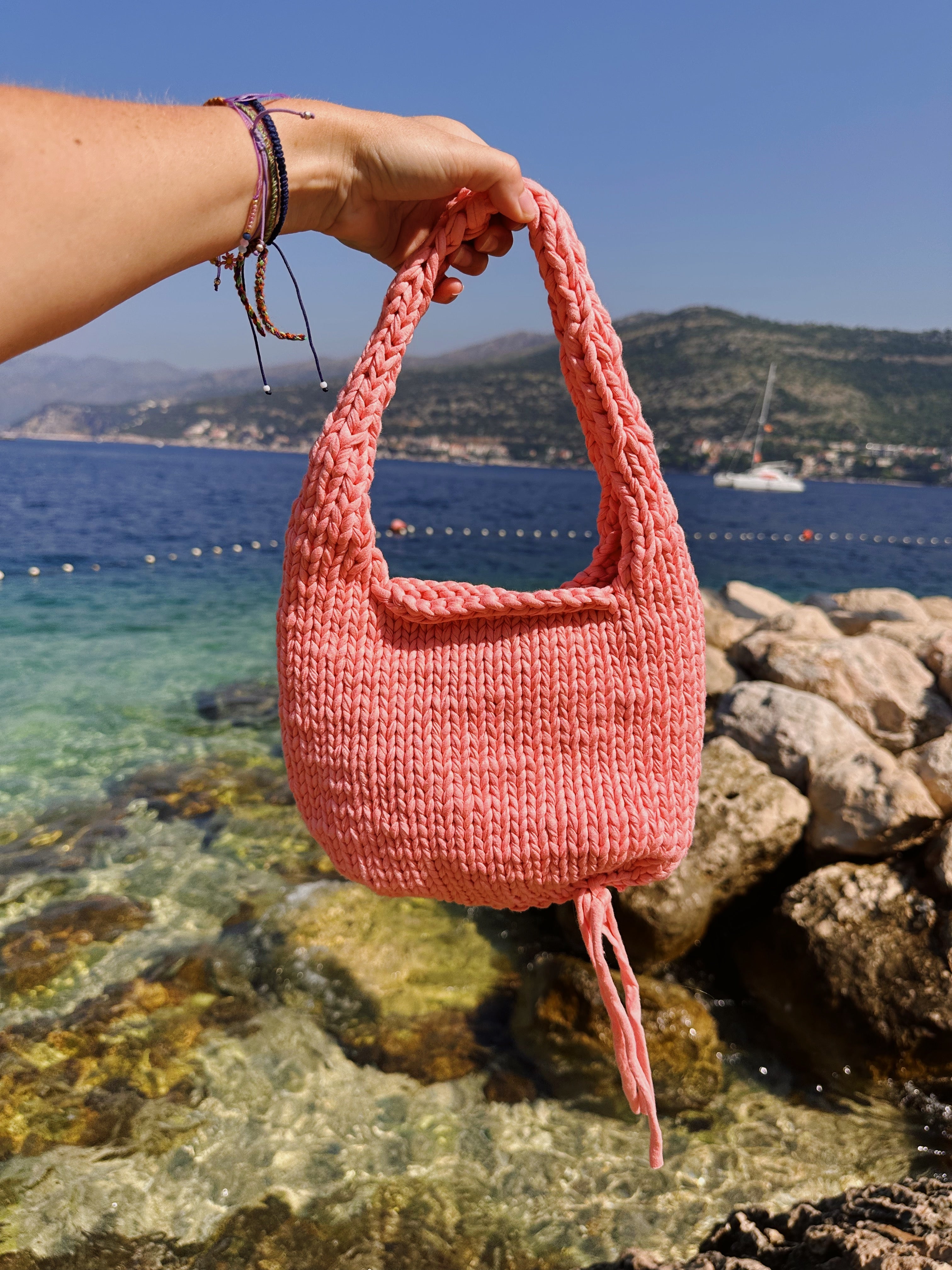 Neuleohje /  Daisy Dream Tote-neulelaukku